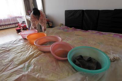 常德楼上漏水，住户失联，小区没物管，业主维权难！律师来支招……